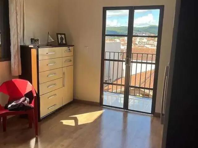 Casa / Sobrado para Venda em Poços de Caldas/MG Jardim das Azaléias 4 Quartos