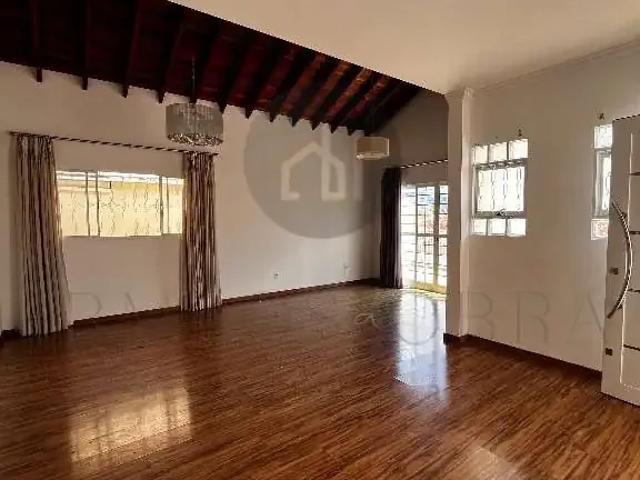 Casa / Sobrado para Venda em Poços de Caldas/MG Jardim das Hortênsias 3 Quartos