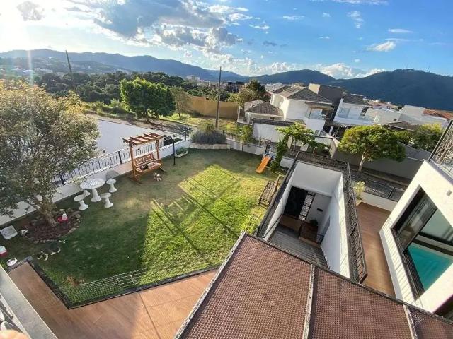 Casa / Sobrado para Venda em Poços de Caldas/MG Jardim Europa 5 Quartos