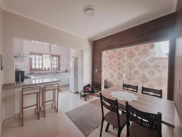 Casa / Sobrado para Venda em Poços de Caldas/MG Jardim Ipê 3 Quartos