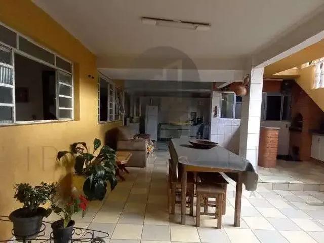 Casa / Sobrado para Venda em Poços de Caldas/MG Jardim Quisisana 4 Quartos