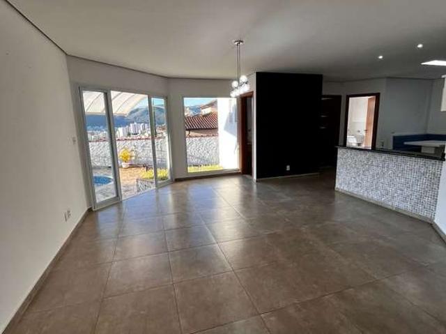 Casa / Sobrado para Venda em Poços de Caldas/MG Jardim Vitória 3 Quartos