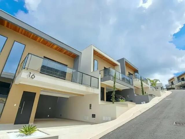 Casa / Sobrado para Venda em Poços de Caldas/MG Jardim Vitória V 3 Quartos