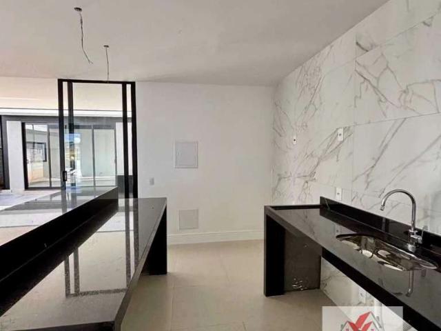 Casa / Sobrado para Venda em Poços de Caldas/MG Jardins de Florença 3 Quartos