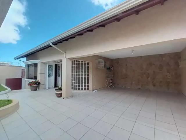 Casa / Sobrado para Venda em Poços de Caldas/MG Monte Verde 5 Quartos