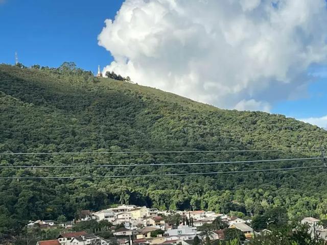 Casa / Sobrado para Venda em Poços de Caldas/MG São Geraldo 2 Quartos
