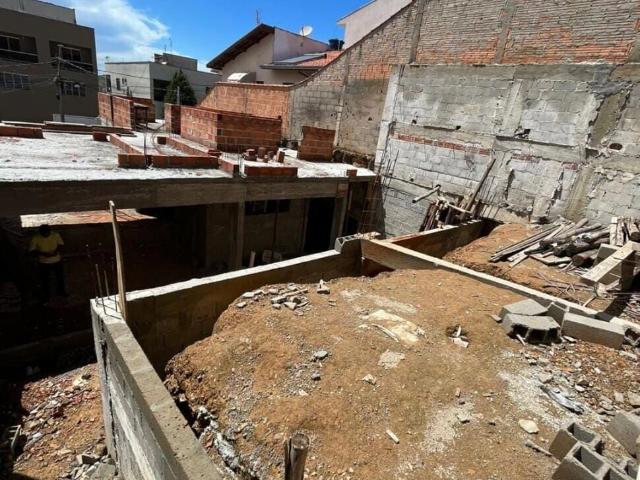 Casa / Sobrado para Venda em Poços de Caldas/MG Santa Ângela 3 Quartos