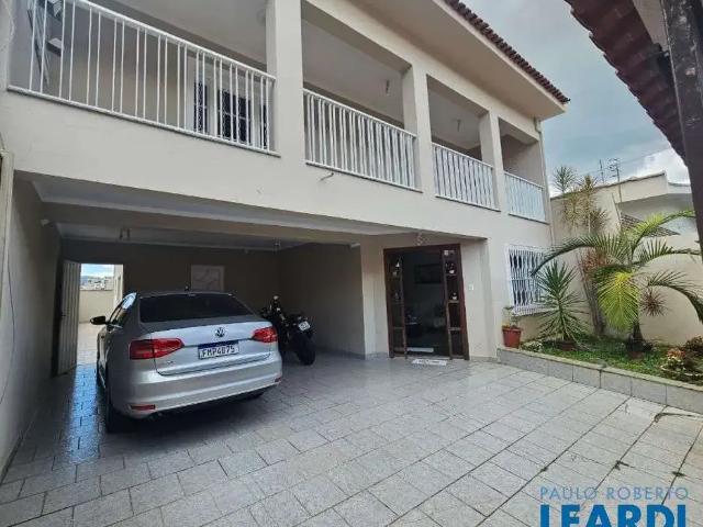 Casa / Sobrado para Venda em Poços de Caldas/MG Santa Lúcia 4 Quartos