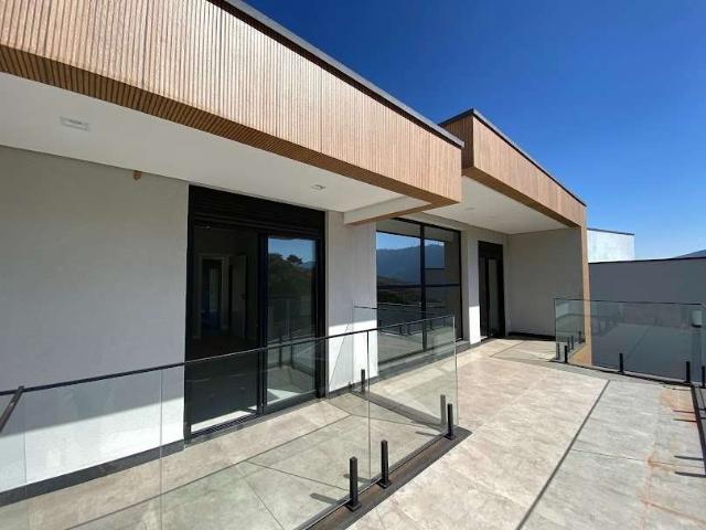 Casa / Sobrado para Venda em Poços de Caldas/MG Santa Maria 4 Quartos