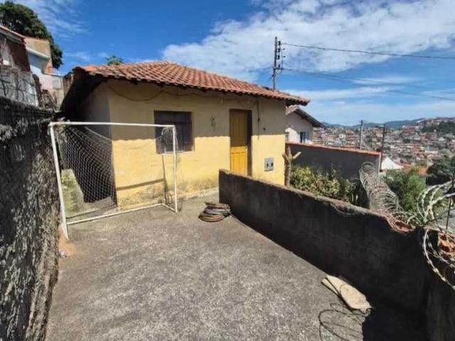 Casa / Sobrado para Venda em Poços de Caldas/MG Santo André 3 Quartos