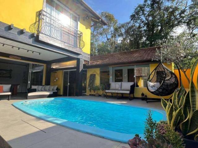 Casa / Sobrado para Venda em Pomerode/SC Centro 4 Quartos