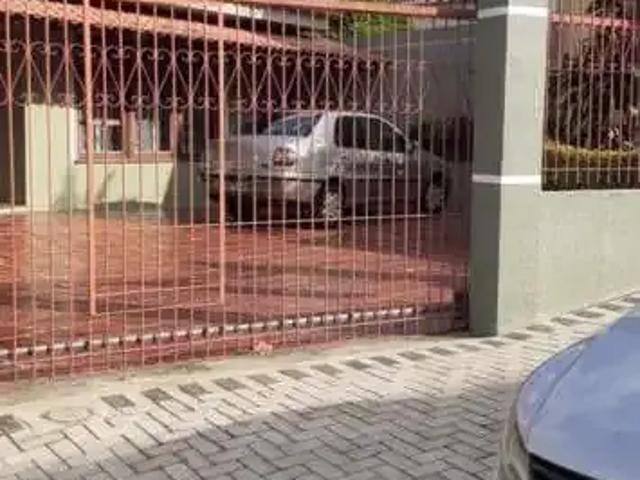 Casa / Sobrado para Venda em Ponta Grossa/PR Uvaranas 4 Quartos