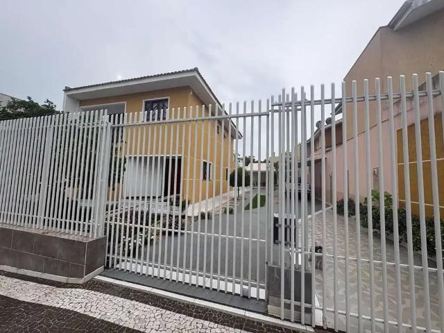Casa / Sobrado para Venda em Ponta Grossa/PR Uvaranas 4 Quartos