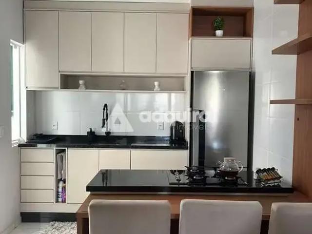 Casa / Sobrado para Venda em Ponta Grossa/PR Uvaranas 2 Quartos