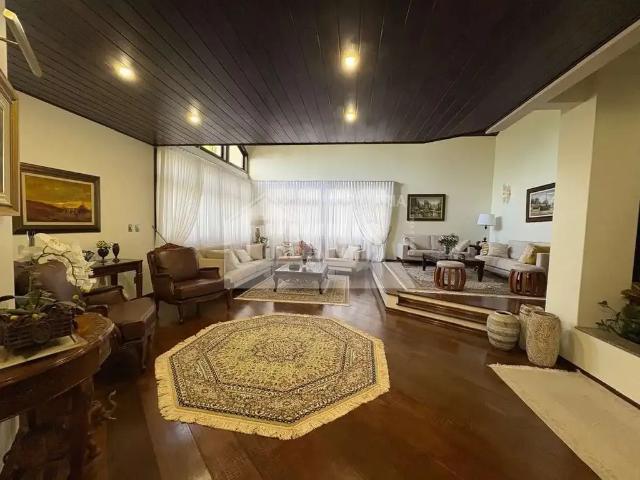 Casa / Sobrado para Venda em Ponta Grossa/PR Centro 4 Quartos