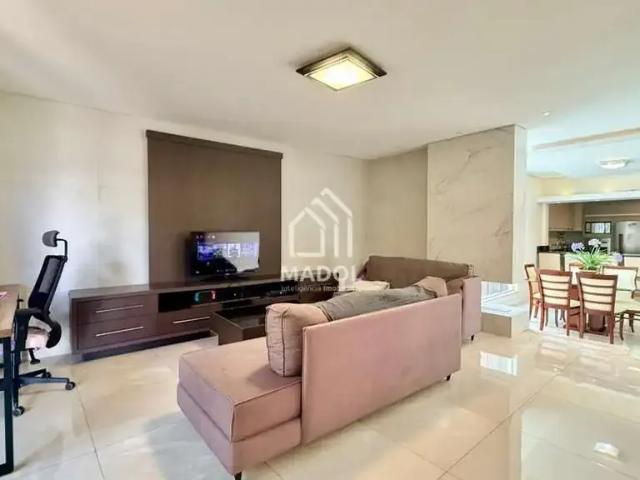 Casa / Sobrado para Venda em Ponta Grossa/PR Centro 5 Quartos