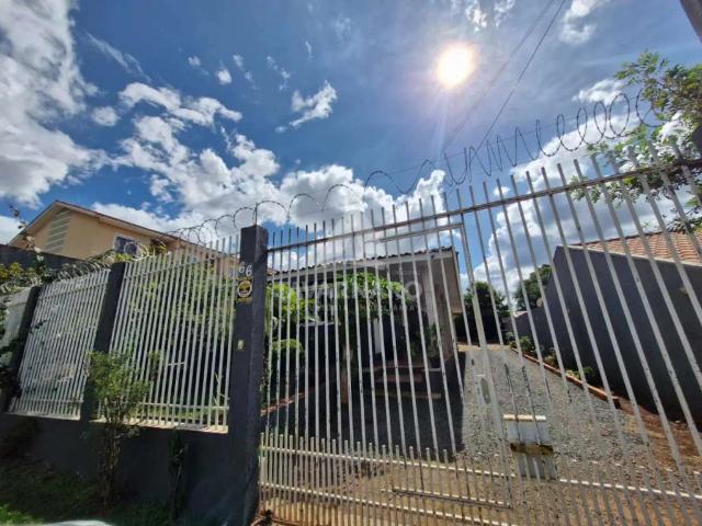 Casa / Sobrado para Venda em Ponta Grossa/PR Contorno 4 Quartos