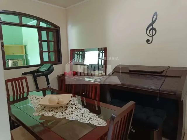 Casa / Sobrado para Venda em Ponta Grossa/PR Contorno 3 Quartos