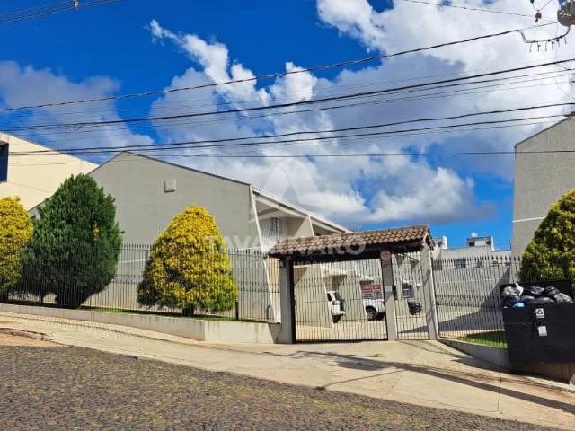 Casa / Sobrado para Venda em Ponta Grossa/PR Estrela 3 Quartos