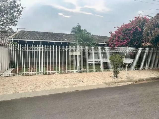 Casa / Sobrado para Venda em Ponta Grossa/PR Estrela 3 Quartos