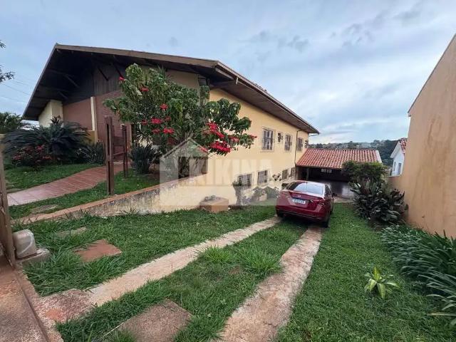 Casa / Sobrado para Venda em Ponta Grossa/PR Estrela 4 Quartos