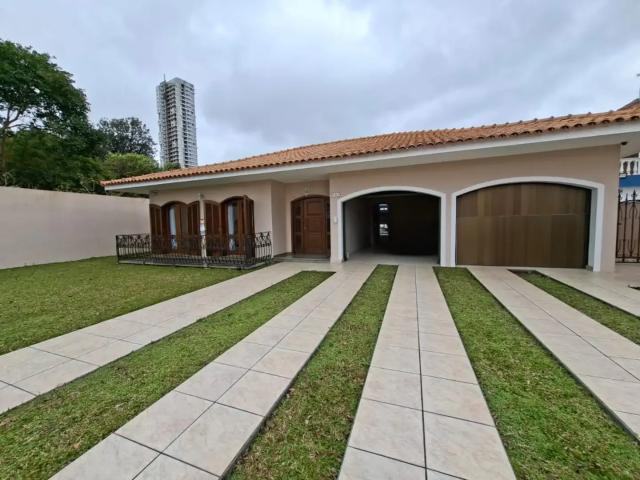 Casa / Sobrado para Venda em Ponta Grossa/PR Estrela 4 Quartos