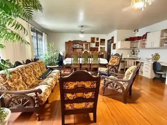 Casa / Sobrado para Venda em Ponta Grossa/PR Estrela 4 Quartos