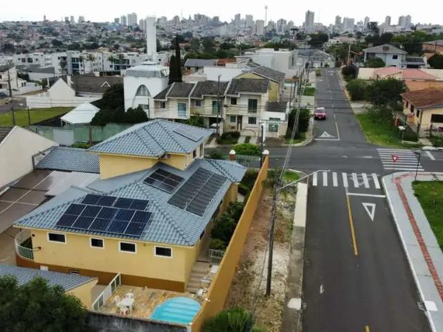Casa / Sobrado para Venda em Ponta Grossa/PR Jardim Carvalho 3 Quartos