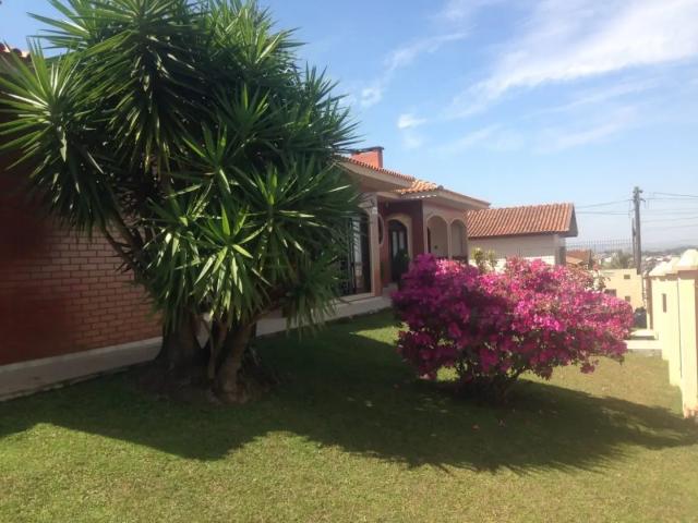 Casa / Sobrado para Venda em Ponta Grossa/PR Jardim Carvalho 4 Quartos