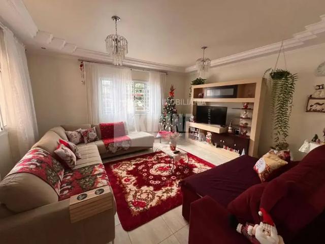 Casa / Sobrado para Venda em Ponta Grossa/PR Jardim Carvalho 4 Quartos