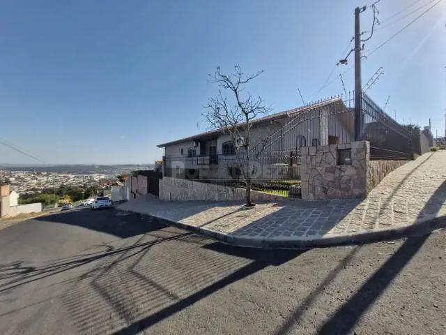Casa / Sobrado para Venda em Ponta Grossa/PR Nova Rússia 4 Quartos