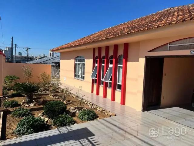 Casa / Sobrado para Venda em Ponta Grossa/PR Nova Rússia 5 Quartos