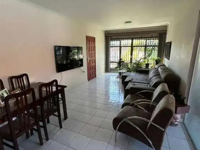 Casa / Sobrado para Venda em Ponta Grossa/PR Nova Rússia 3 Quartos