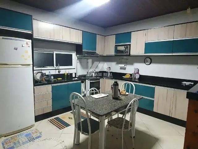 Casa / Sobrado para Venda em Ponta Grossa/PR Nova Rússia 3 Quartos