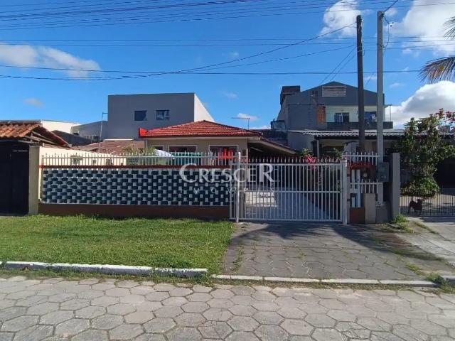 Casa / Sobrado para Venda em Pontal do Paraná/PR Canoas 3 Quartos