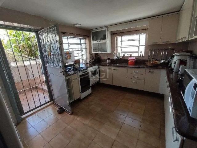 Casa / Sobrado para Venda em Porto Alegre/RS Teresópolis 3 Quartos