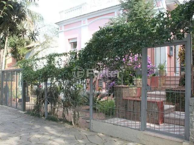 Casa / Sobrado para Venda em Porto Alegre/RS Teresópolis 5 Quartos