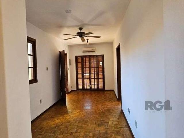 Casa / Sobrado para Venda em Porto Alegre/RS Teresópolis 5 Quartos