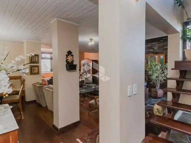 Casa / Sobrado para Venda em Porto Alegre/RS Três Figueiras 4 Quartos