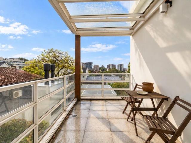 Casa / Sobrado para Venda em Porto Alegre/RS Três Figueiras 4 Quartos