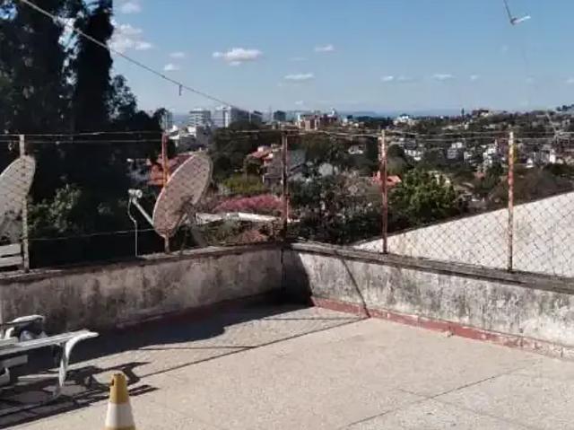 Casa / Sobrado para Venda em Porto Alegre/RS Três Figueiras 4 Quartos