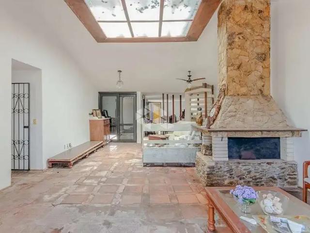 Casa / Sobrado para Venda em Porto Alegre/RS Três Figueiras 4 Quartos