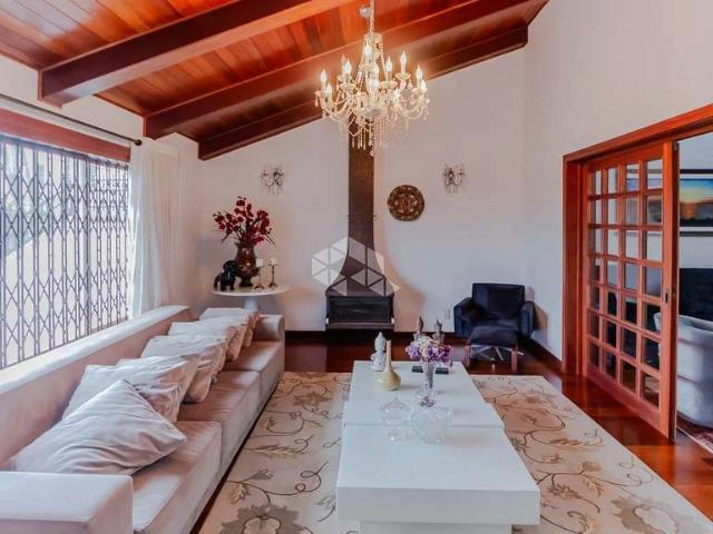 Casa / Sobrado para Venda em Porto Alegre/RS Três Figueiras 4 Quartos