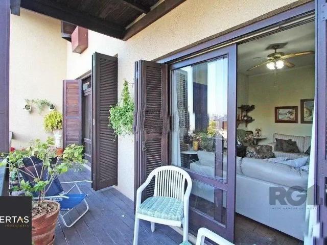 Casa / Sobrado para Venda em Porto Alegre/RS Três Figueiras 4 Quartos