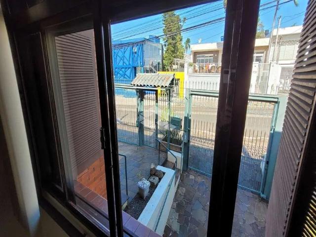 Casa / Sobrado para Venda em Porto Alegre/RS Três Figueiras 4 Quartos