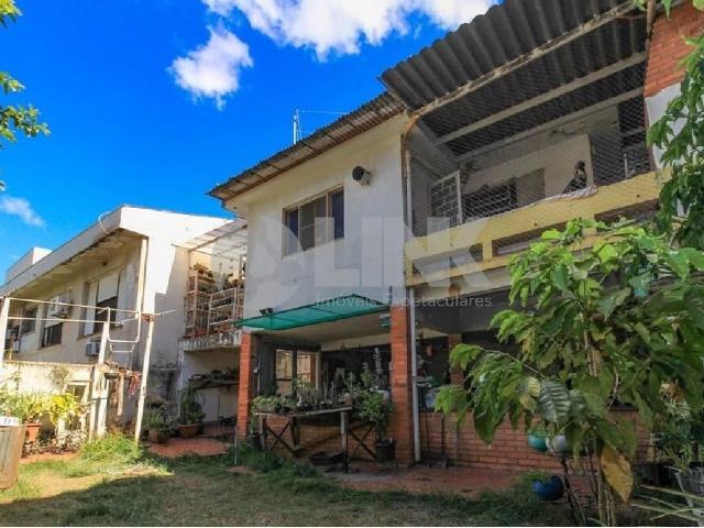 Casa / Sobrado para Venda em Porto Alegre/RS Três Figueiras 5 Quartos
