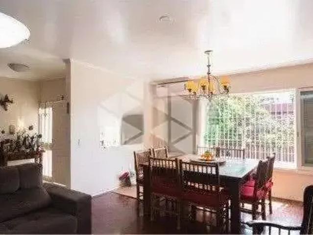 Casa / Sobrado para Venda em Porto Alegre/RS Três Figueiras 6 Quartos