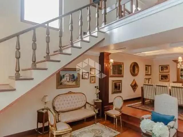 Casa / Sobrado para Venda em Porto Alegre/RS Três Figueiras 6 Quartos