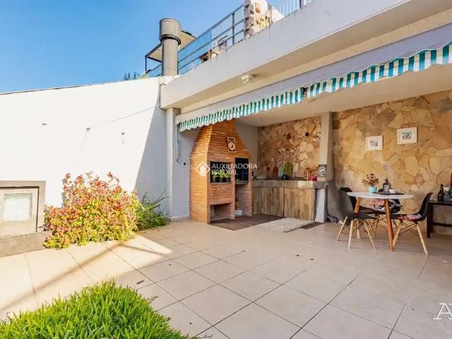 Casa / Sobrado para Venda em Porto Alegre/RS Três Figueiras 3 Quartos