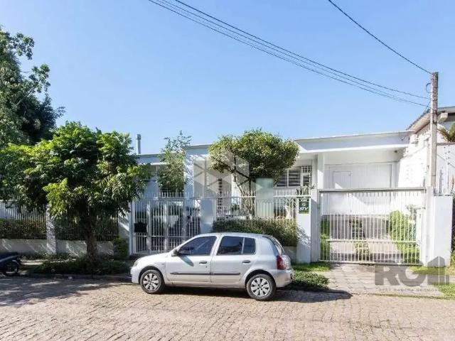 Casa / Sobrado para Venda em Porto Alegre/RS Três Figueiras 3 Quartos